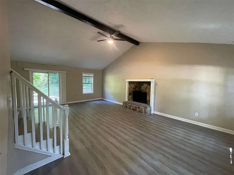55 Huntridge Dr — Photo 3