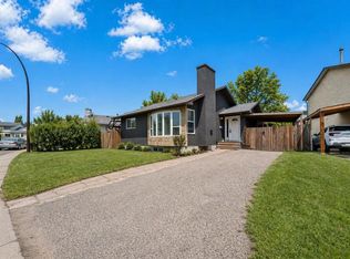 19 Castlepark Way NE, Calgary, AB T3J 1R7