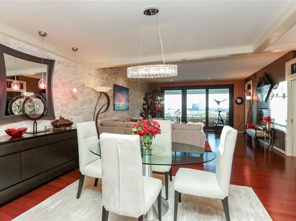 215 Brooke Ave APT 608, Norfolk, VA 23510