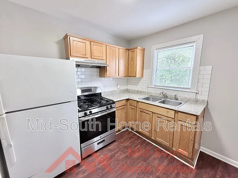 1515 Madison Ave #5 — Photo 5