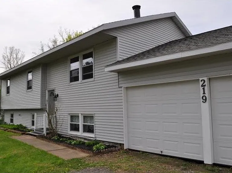 219 Snyder Hill Rd — Photo 2