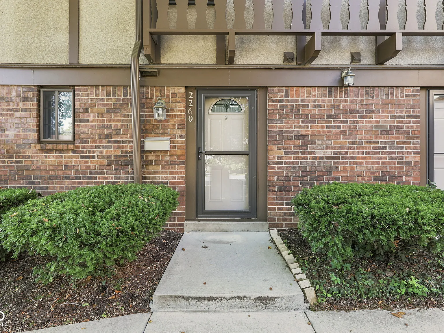 2 bed, 2.0 bath, 1128 sqft, $1,900 — Photo 2