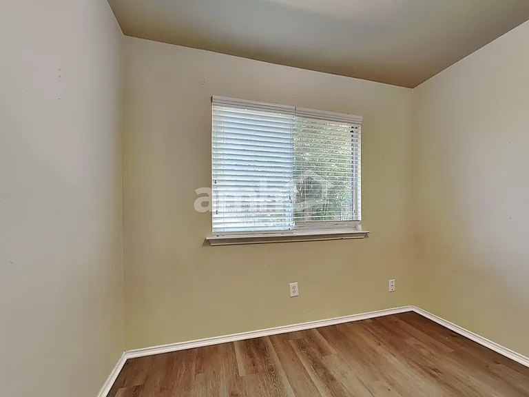1624 Kelly Ln — Photo 16