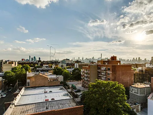 Rented by Bouklis Group | media 31