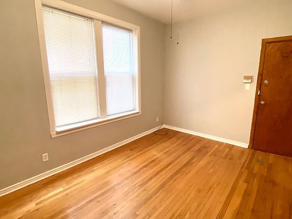 2nd image of 915 N Leavitt St