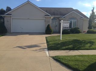 257 Broadmore Cir, Angola, IN 46703