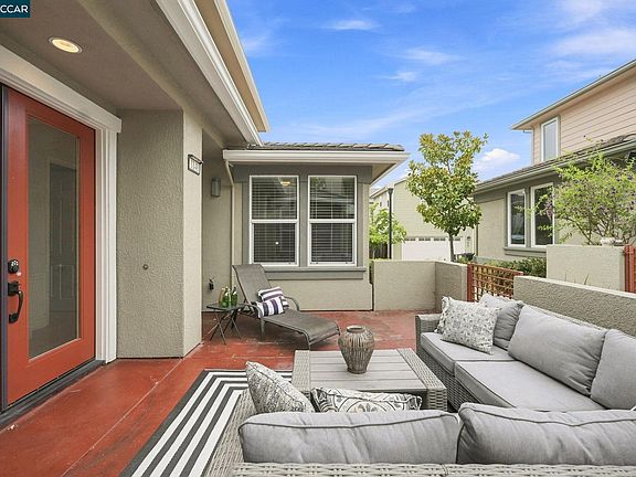 4th image of 1149 Azuar Ave