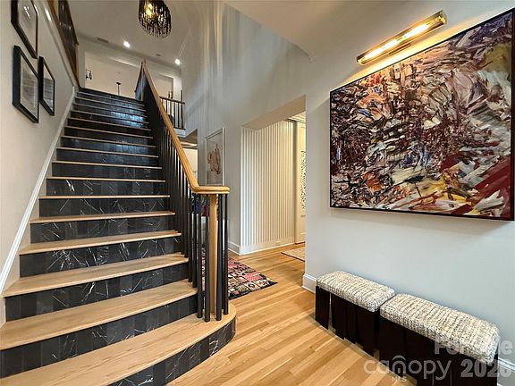 3rd image of 4801 Cambridge Crescent Dr