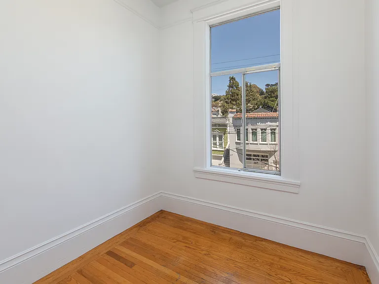 846 York St — Photo 14