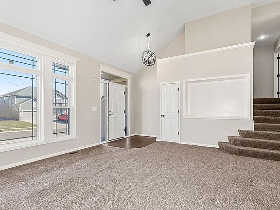 4th image of 10416 N Cypress Ave