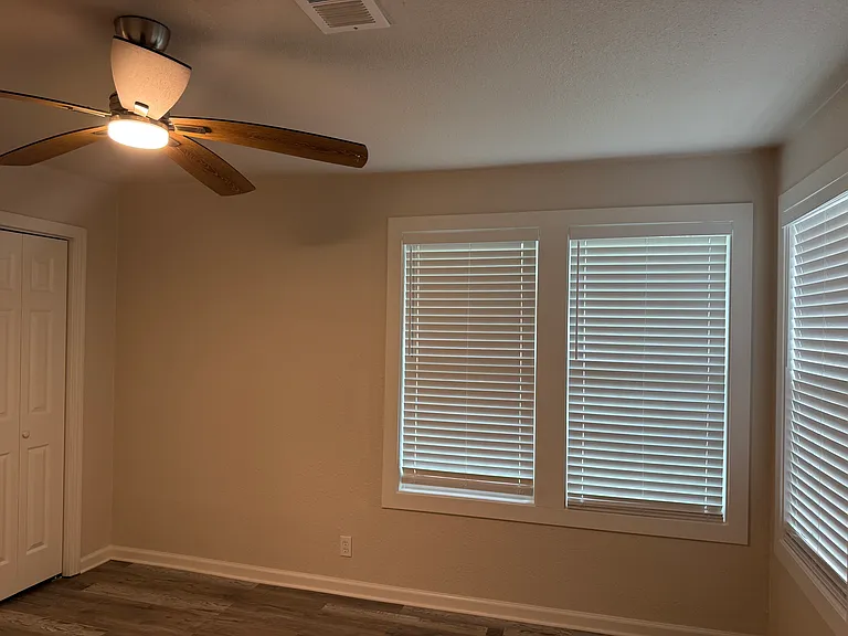 970 Peyton Dr — Photo 11