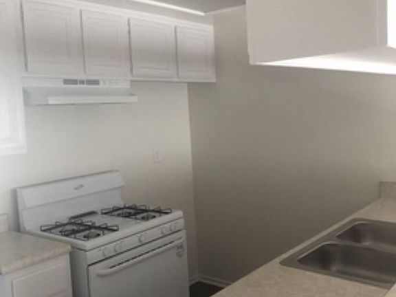 2nd image of 1555 W Carson St APT 10