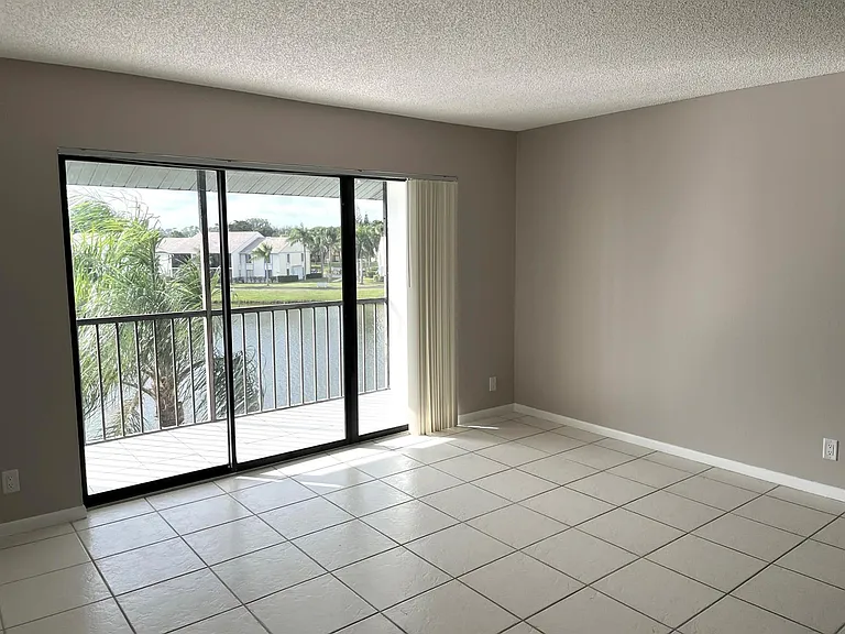 1108 Green Pine Blvd #F3 — Photo 3