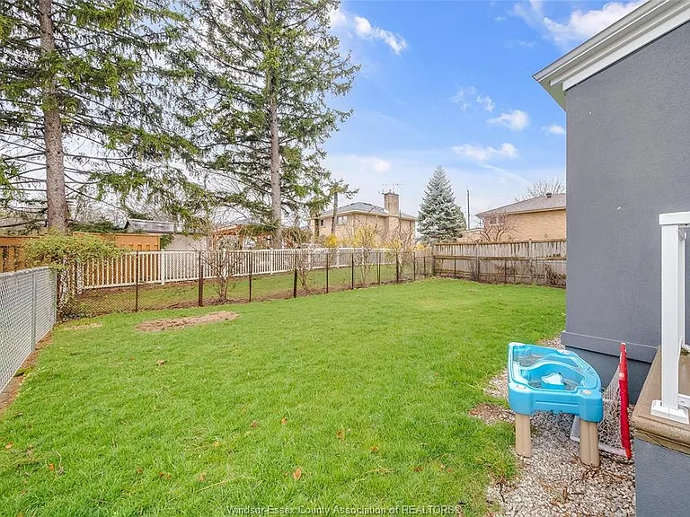 7800 Cecile St — Photo 36