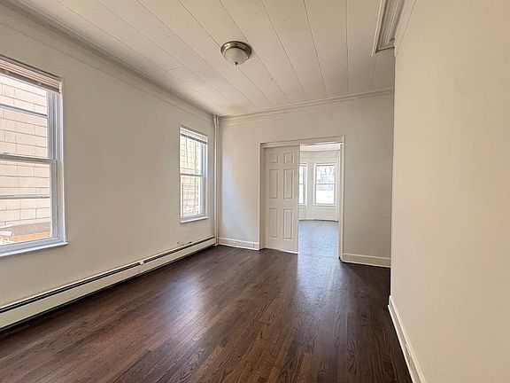 5th image of 133 Boyd Ave #1B