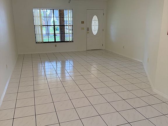 4th image of 10114 Clairmel Ct