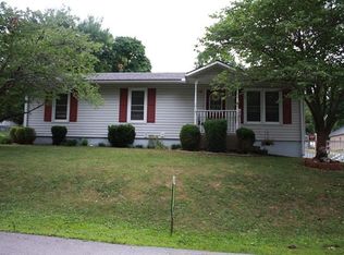 723 W 11th St, Trenton, MO 64683