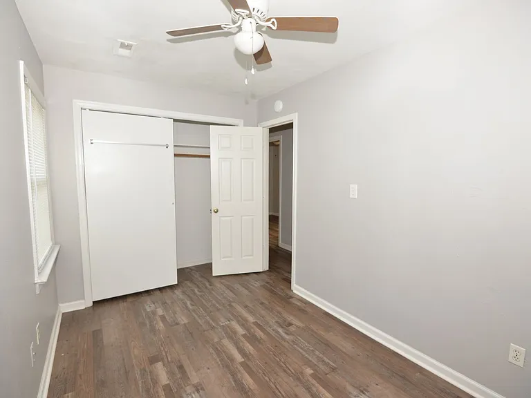 1227 W 41st St — Photo 10