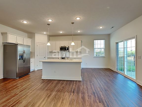 4th image of 8453 Northpoint Dr