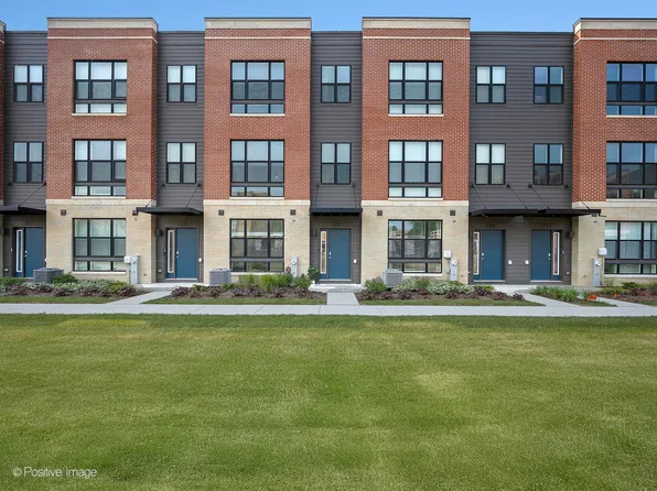 317 Summit Cir, Lombard, IL 60148