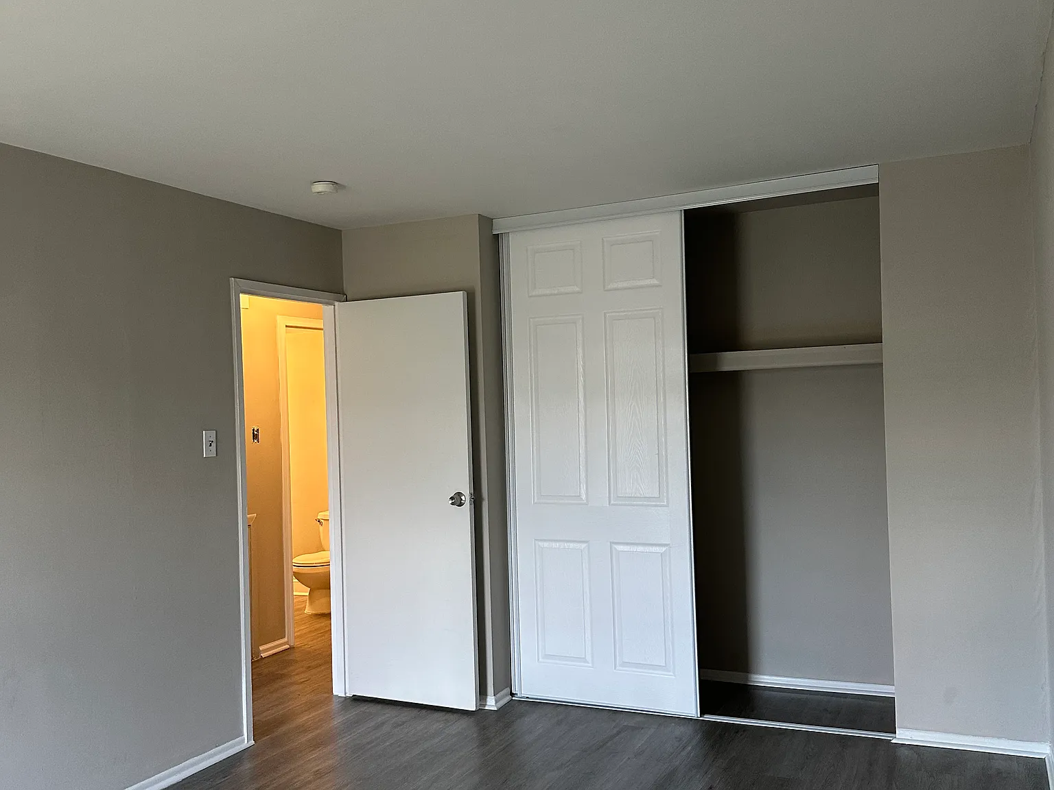 2 bed, 1000 sqft, $1,650 — Photo 3