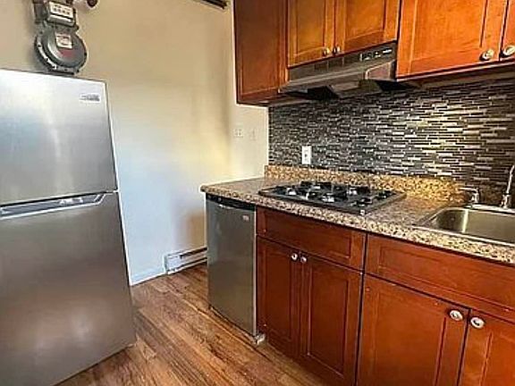 2nd image of 124 E 107th St APT 32