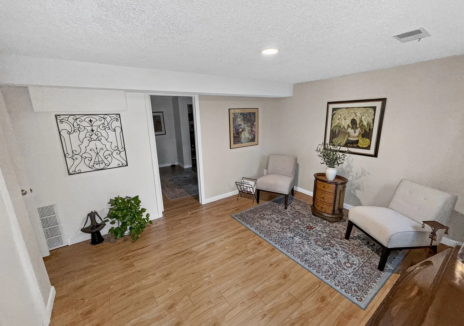 Mountain Retreat in the Heart of Evergreen — Photo 4