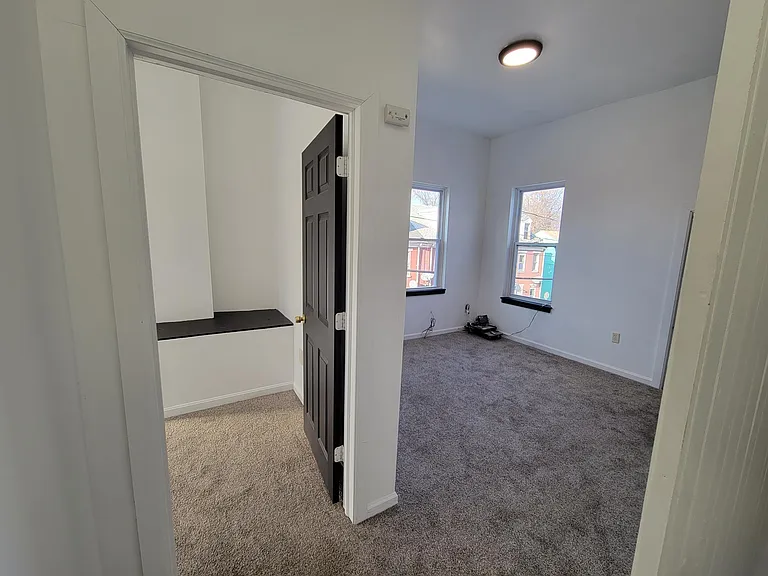 139 N Pine St — Photo 18
