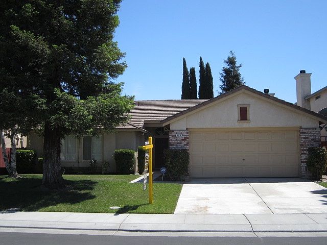 1st image of 806 Clifford Dr