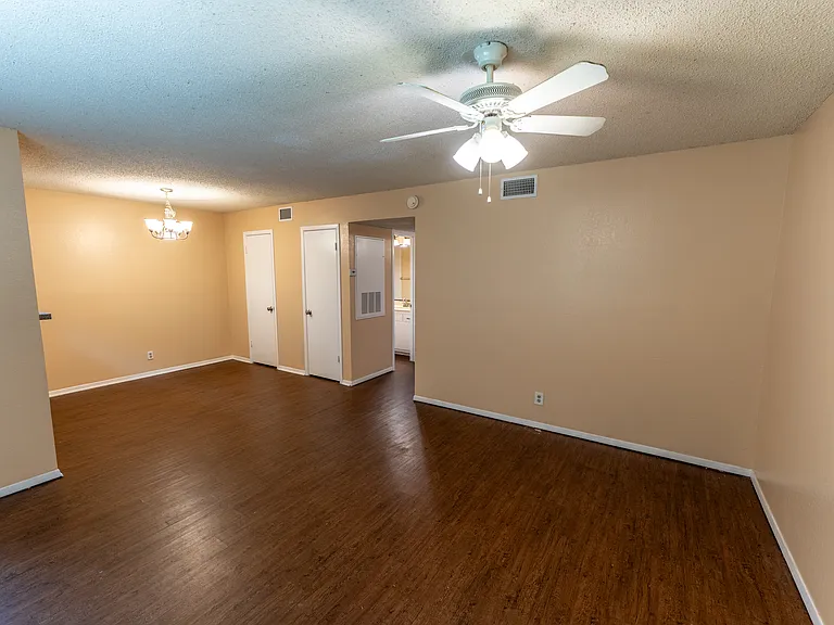 7001 Sanger Ave #205 — Photo 2