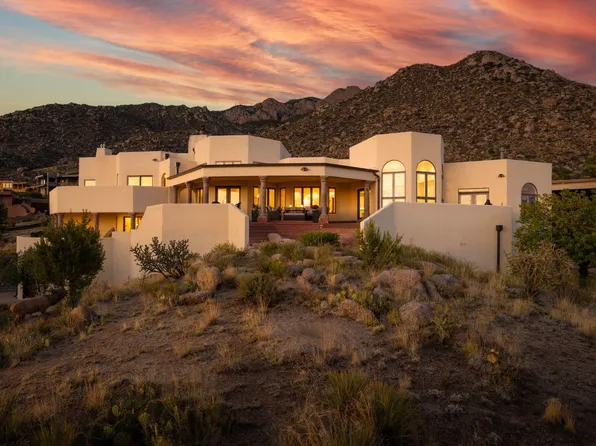 2 Sandia Heights Dr NE, Albuquerque, NM 87122