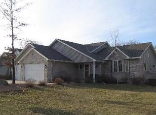 2091 Holloway Avene E, North St Paul, MN 55109
