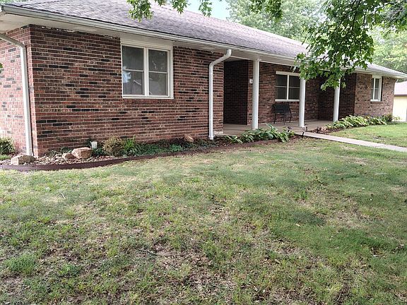3rd image of 2147 Forest Dr