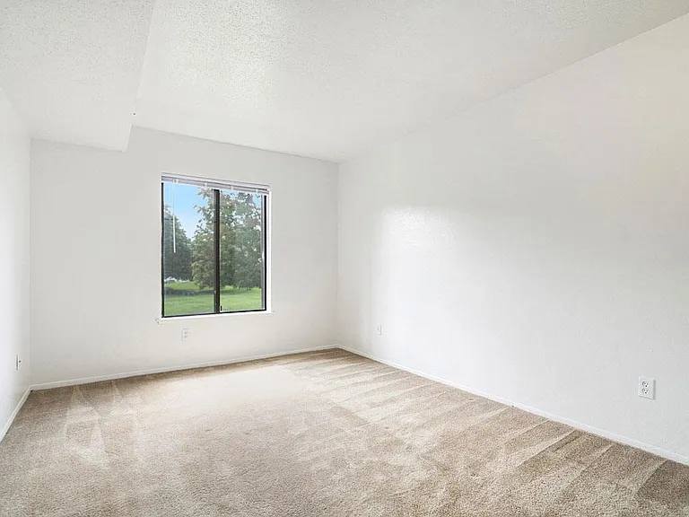 Apple Ridge Apartments — Photo 53