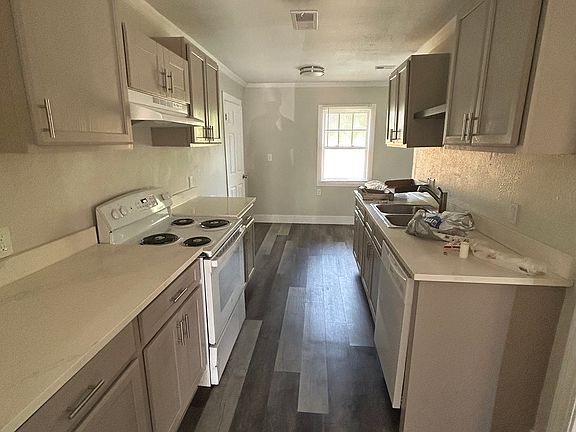 5th image of 3313 Moore Dr