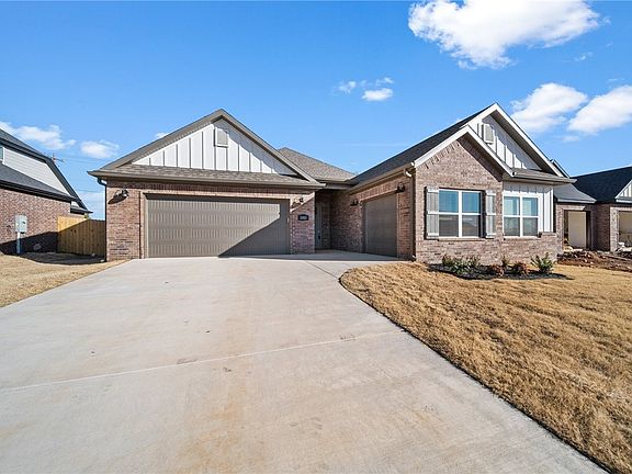 2nd image of 3803 SW Pecan Cir