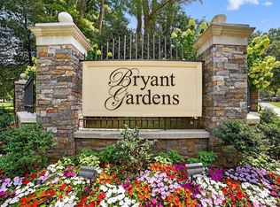 4 Bryant Cres APT 2N, White Plains, NY 10605
