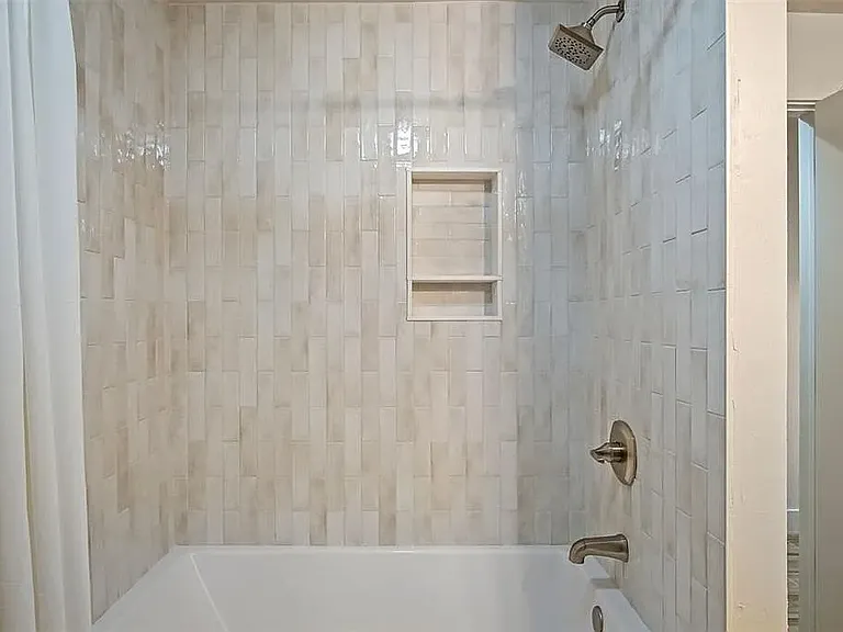 901 NW 7th St #103 — Photo 13
