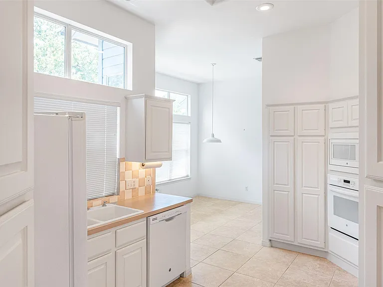 1621 Maggie Mayes St — Photo 11