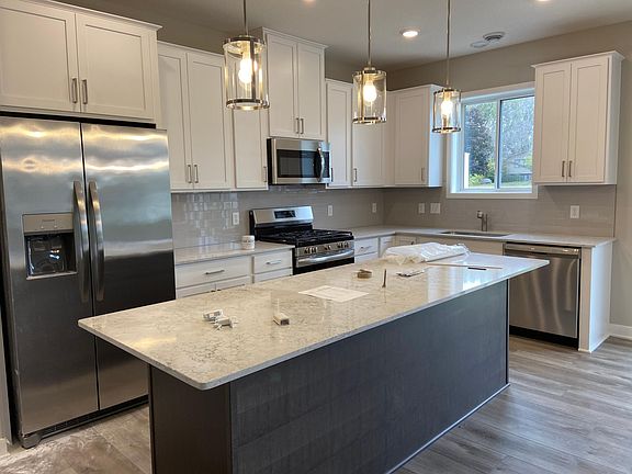 2nd image of 13595 Hollybrook Dr