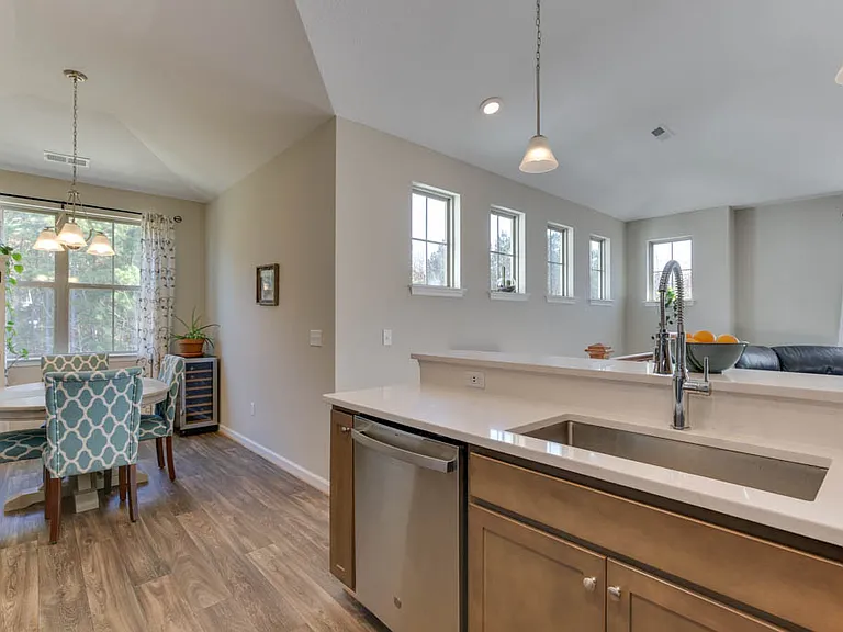 1104 Union Pacific Way — Photo 7