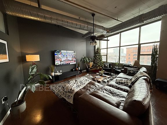 3rd image of 745 Washington St #1-206