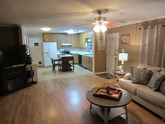 3rd image of 423 Forest Glen Dr