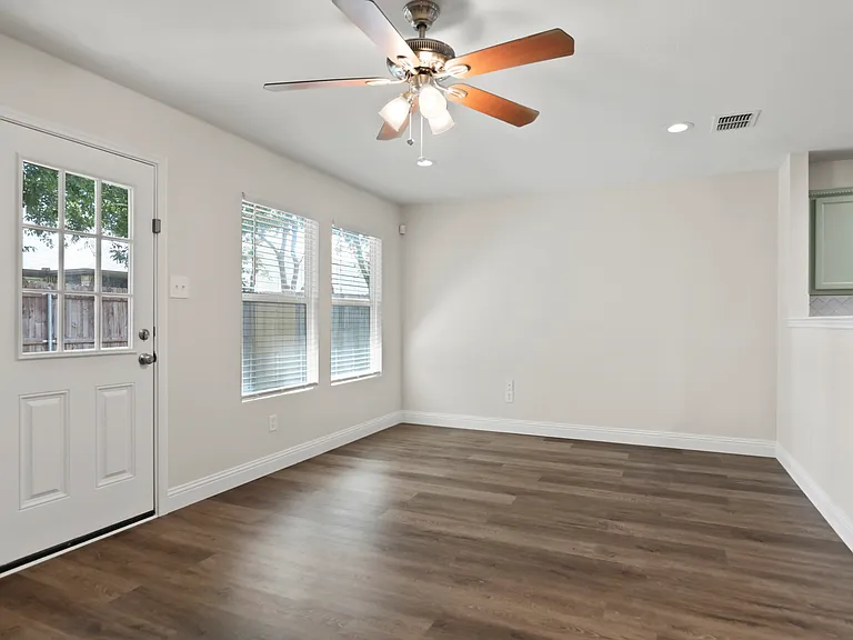 12900 Cedar Hollow Dr — Photo 17
