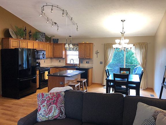 4th image of 14346 Spruce Hollow Dr