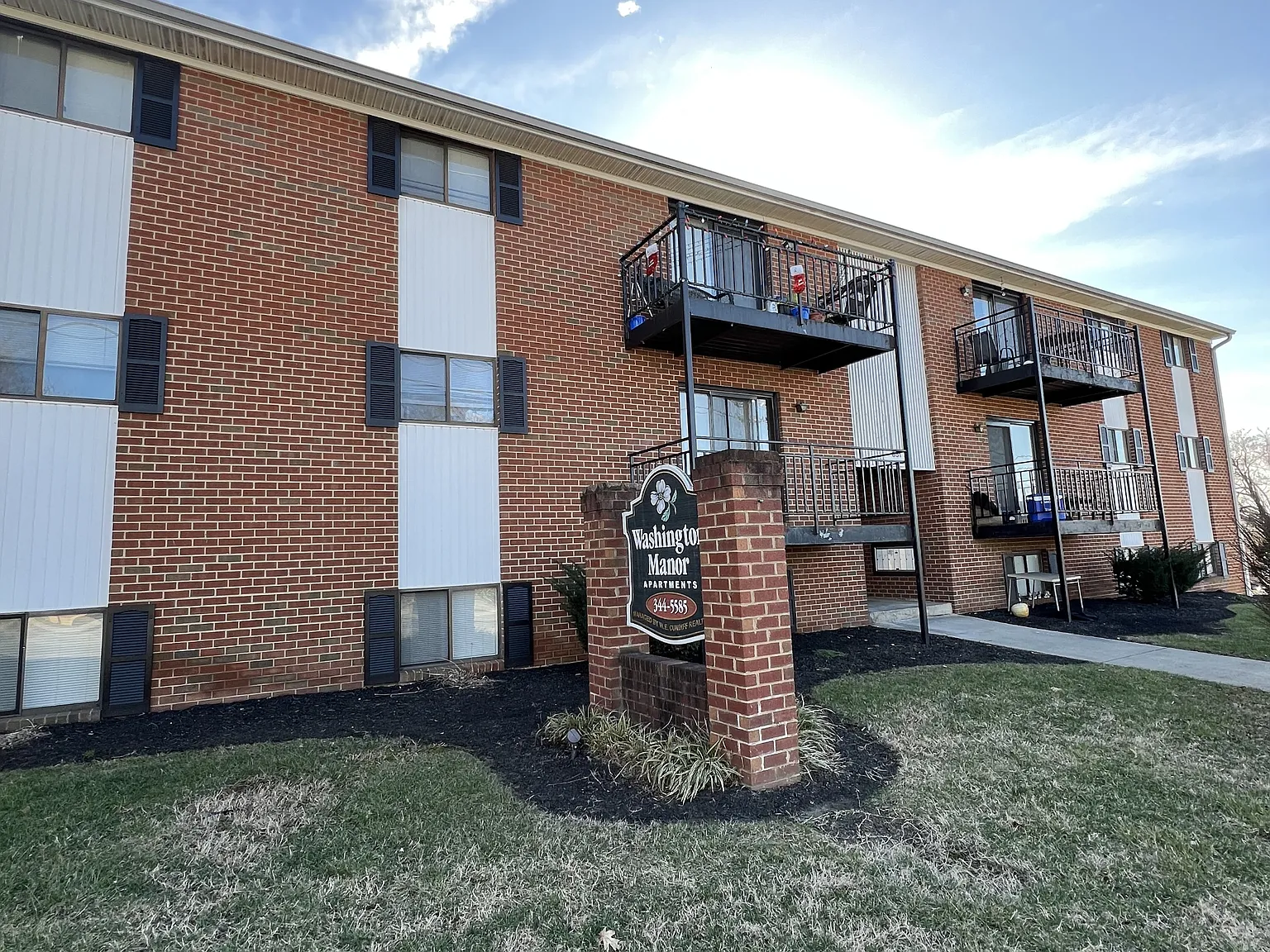 Washington Manor - B-12 — Photo 1