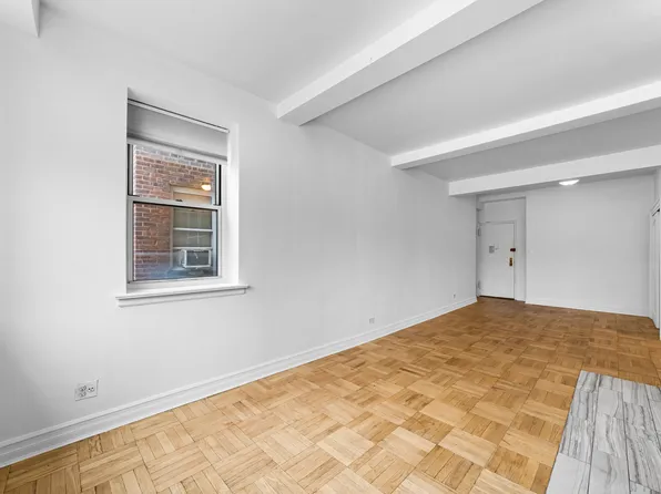 3850 Hudson Manor Terrace image 8 of 32