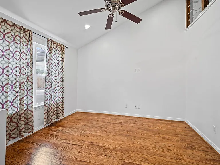 1526 Adkins Rd — Photo 9
