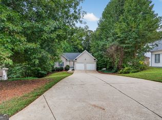 17 Mitchell Dr, Hiram, GA 30141