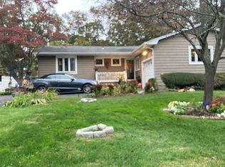 49 Robin Dr, Hauppauge, NY 11788